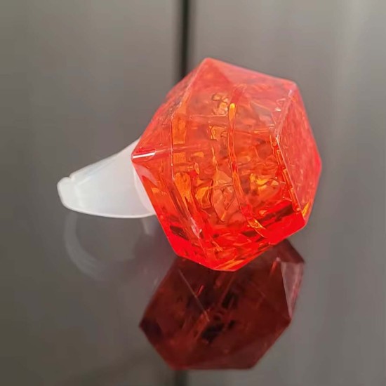 Kristal Tasarımlı Led Işıklı Kırmızı Yüzük Kristal Tasarımlı Led Işıklı Kırmızı Yüzük