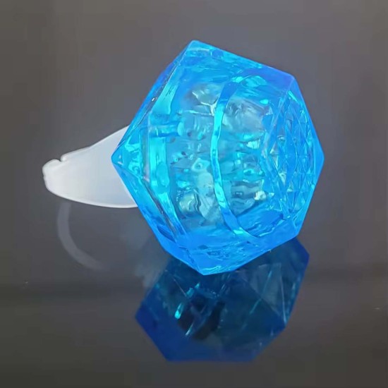 Kristal Tasarımlı Led Işıklı Mavi Yüzük Kristal Tasarımlı Led Işıklı Mavi Yüzük